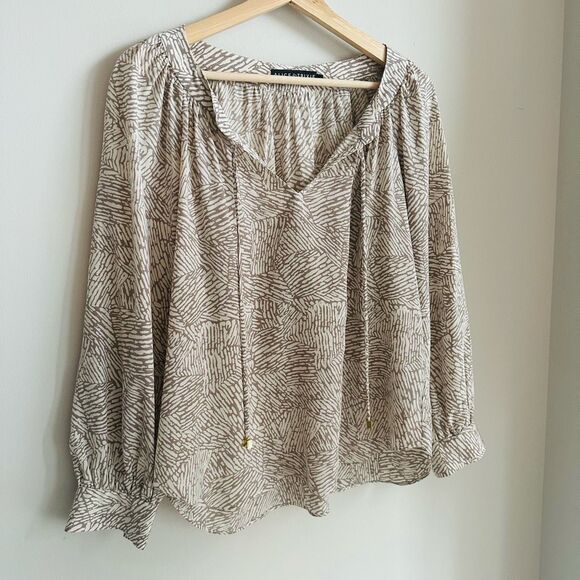 Alice & Trixie Silk Blouse XS Neutral‎ Print V-Neck $305 Retail EUC - Picture 8 of 8